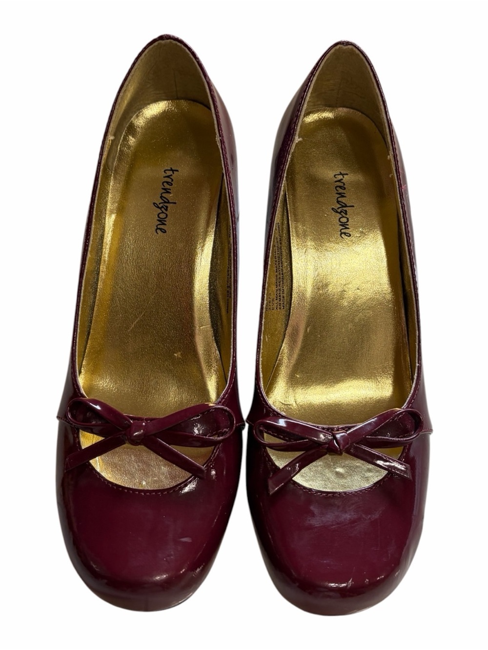 Trendzone Classic Manmade Burgundy Patent Bow Pump-Kitten Heel-Size 9